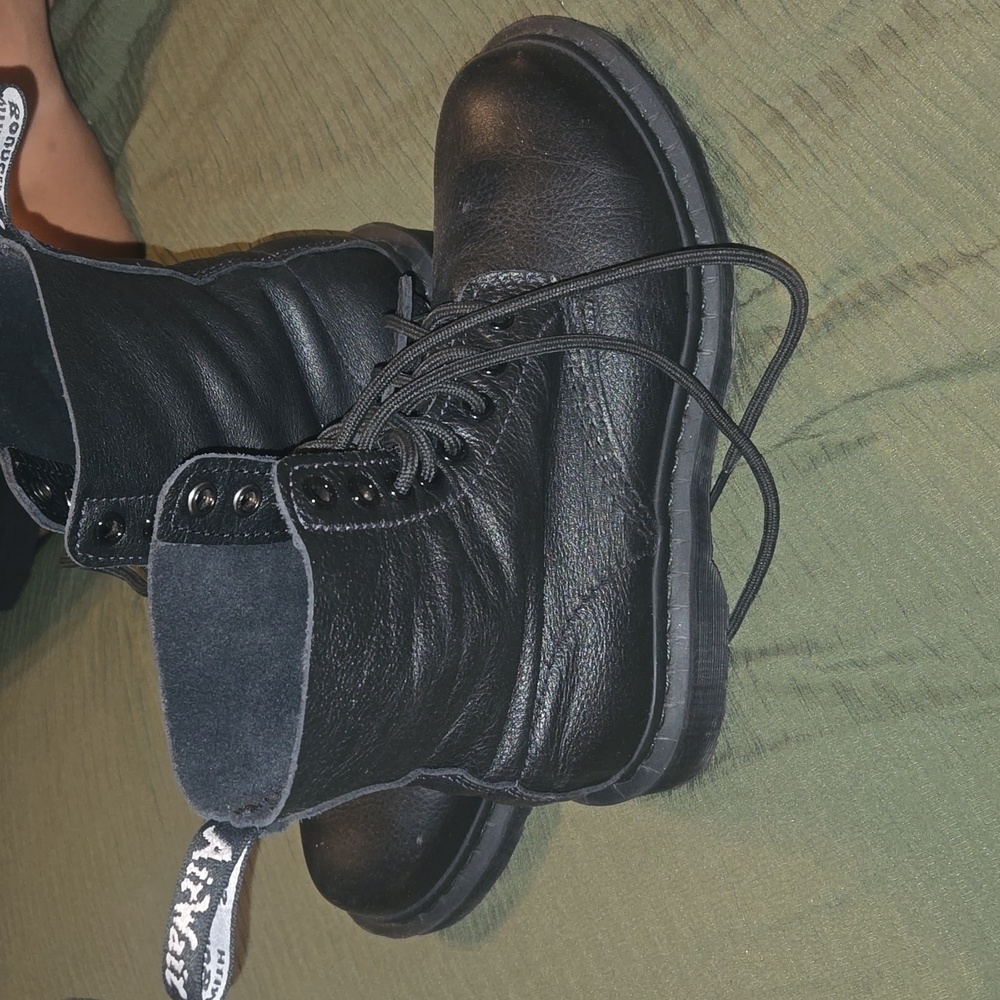Dr Marten black on black